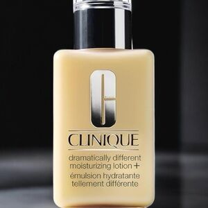 Clinique Dramatically Different Moisturizing Lotion +  4.2 oz. BRAND NEW